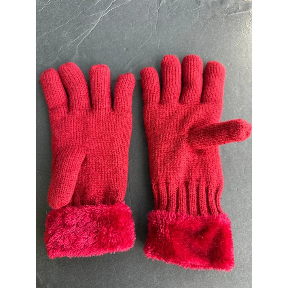 UGG Australia Red Cable Knit Gloves W. Faux Fur Trim Logo Patch Winter Accessory